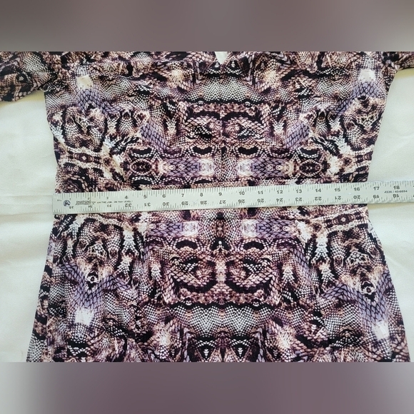 Jennifer Lopez NWT XL animal print ong sleeve midi dress, neckline cutouts - Picture 8 of 13